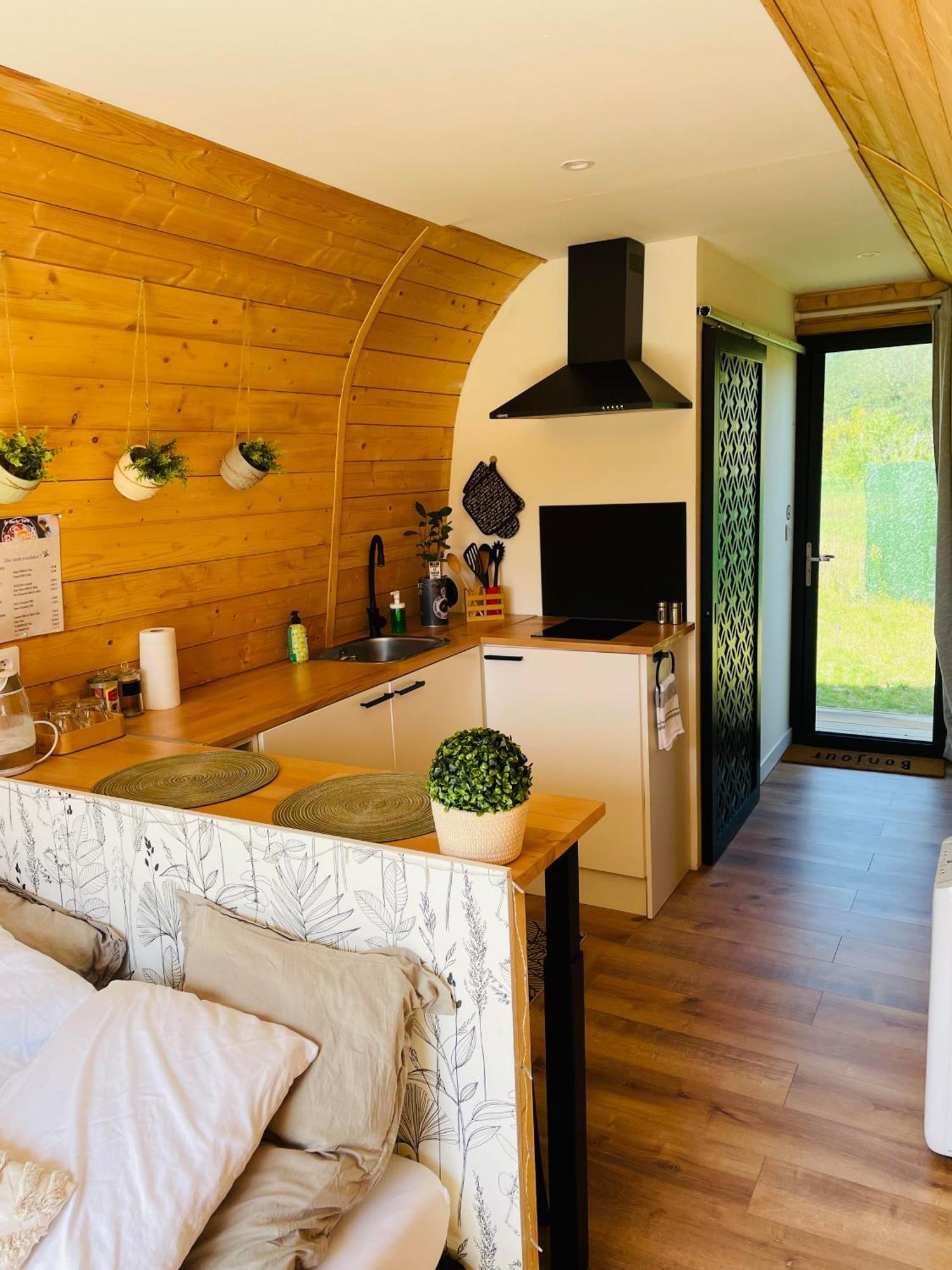 Logement Insolite : La Ruche Verte Monts-sur-Guesnes Buitenkant foto
