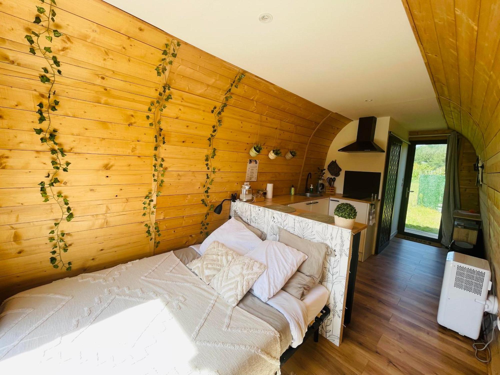 Logement Insolite : La Ruche Verte Monts-sur-Guesnes Buitenkant foto