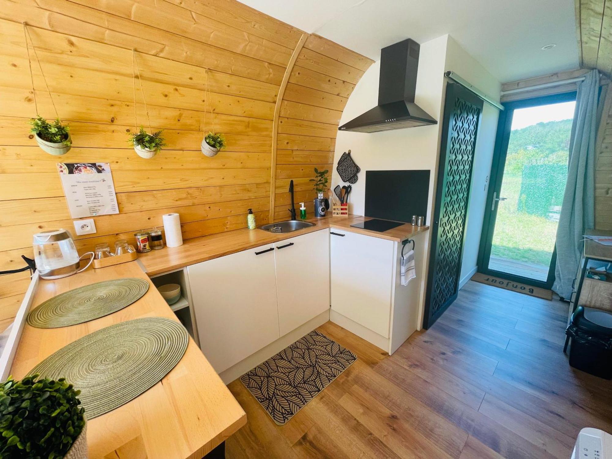 Logement Insolite : La Ruche Verte Monts-sur-Guesnes Buitenkant foto
