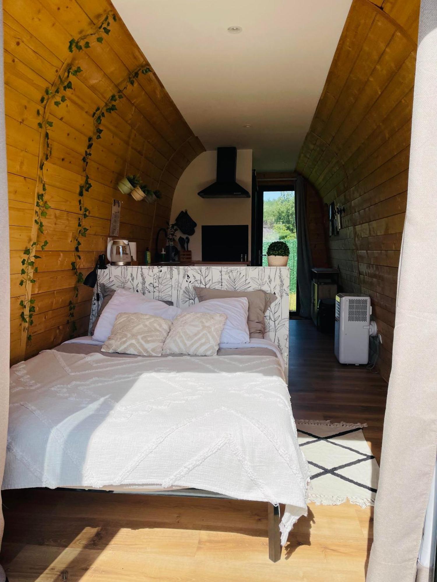 Logement Insolite : La Ruche Verte Monts-sur-Guesnes Buitenkant foto
