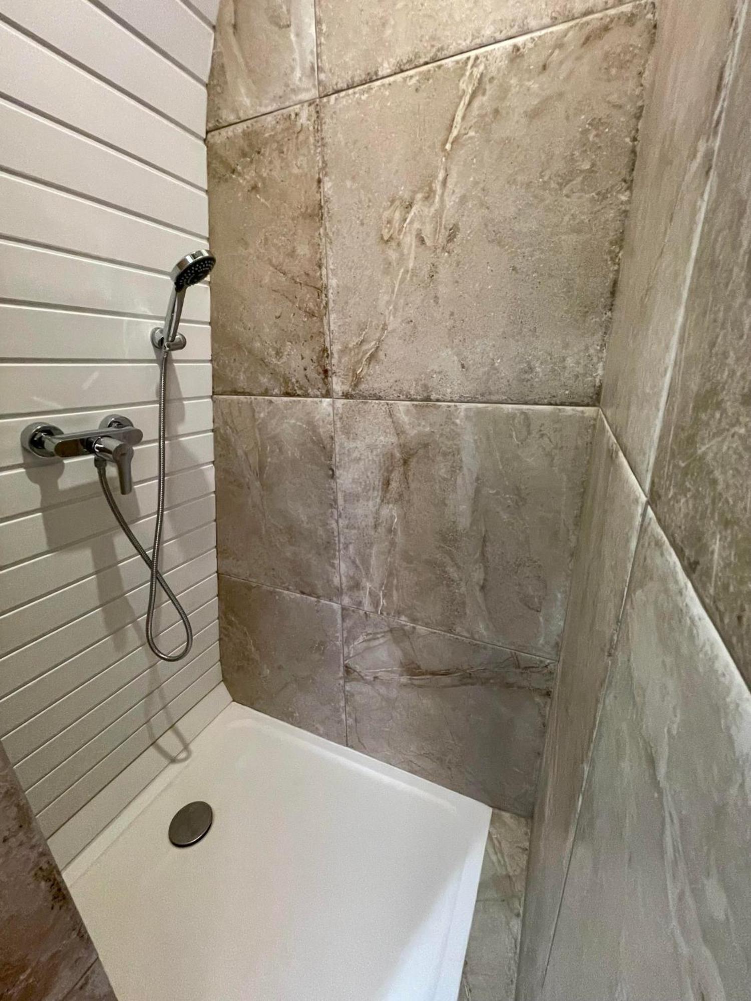 Logement Insolite : La Ruche Verte Monts-sur-Guesnes Buitenkant foto